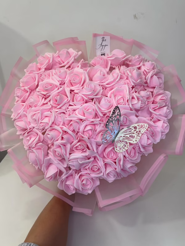 Букет сърце розови фоам рози